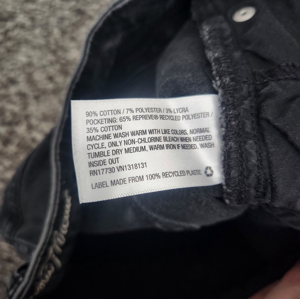 Universal Thread - Picture 7 of 7